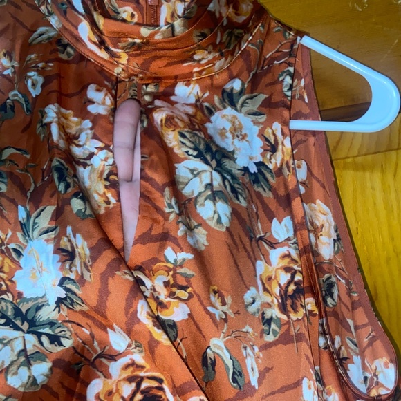 White House Black Market Floral Sleeveless Blouse - Orange - Picture 6 of 8